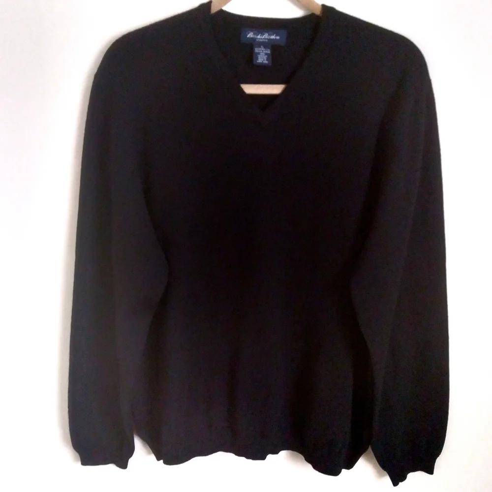 Brooks Brothers Black VNeck Sweater Merino Wool Men's XL Quiet Luxury Minimalist